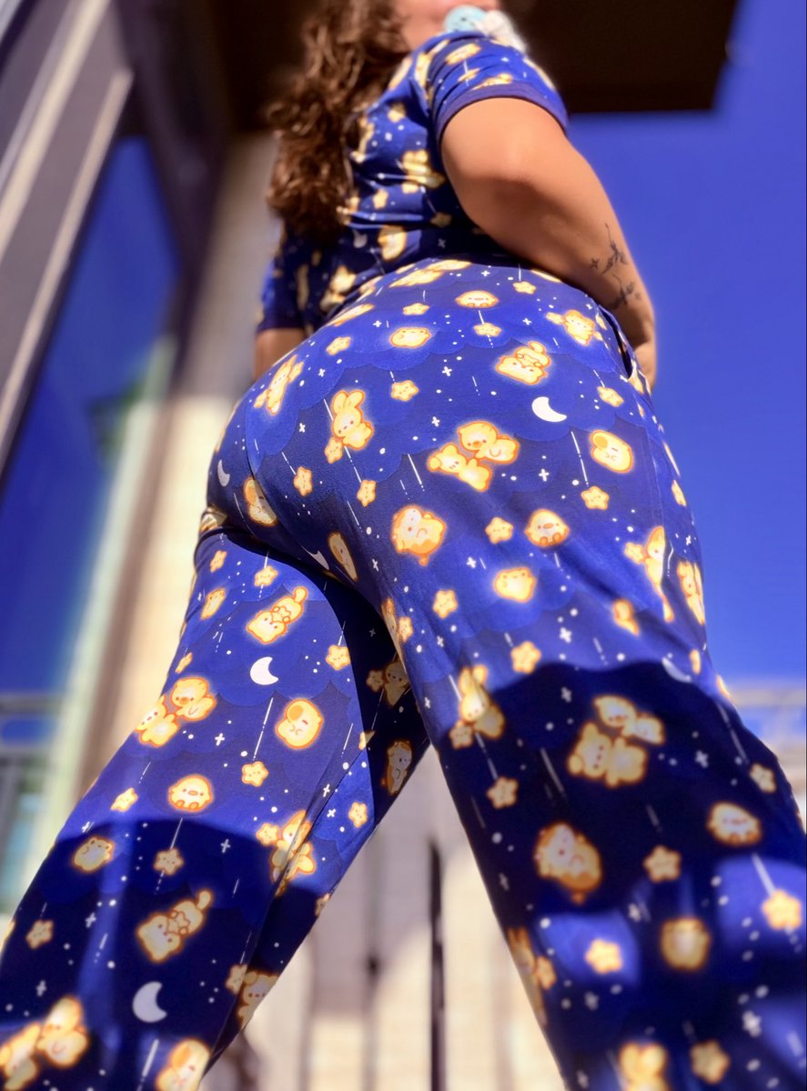 OnesieDownunder's tweet photo. Sweet dreams start with this perfect matching set ✨

Nightlight Buddies Onesie + Bottoms ⭐️
Designed by @PuppitKitten 🌙
Releasing next week at 8PM EDT, August 4 💫

Follow our page for more sneak peeks, don’t miss our upcoming release at https://t.co/GuzXR2CNcK! 🌟

📸: @dinocorgnuggets

#onesiesdownunder