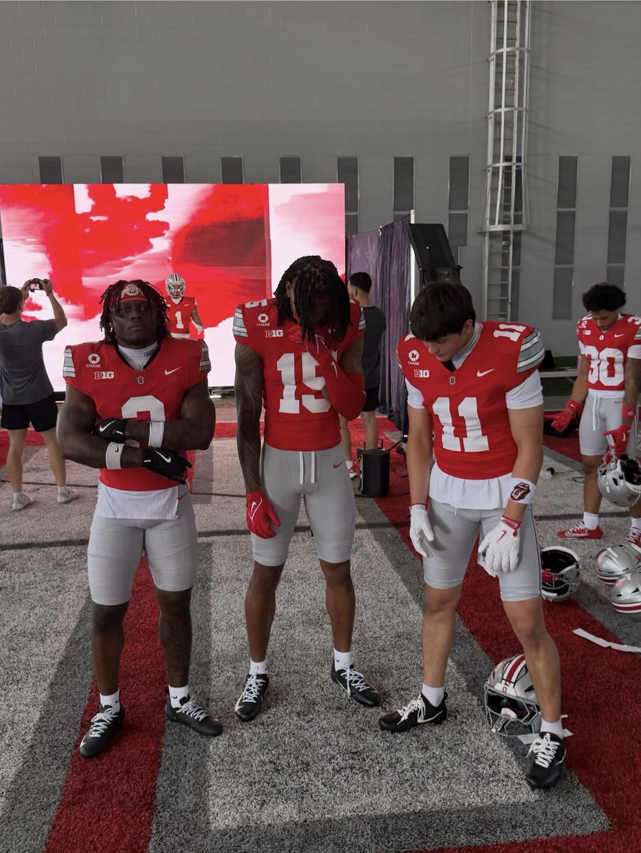 swishxvibes's tweet photo. The future 🤫 https://t.co/Jy4vlbvHgH