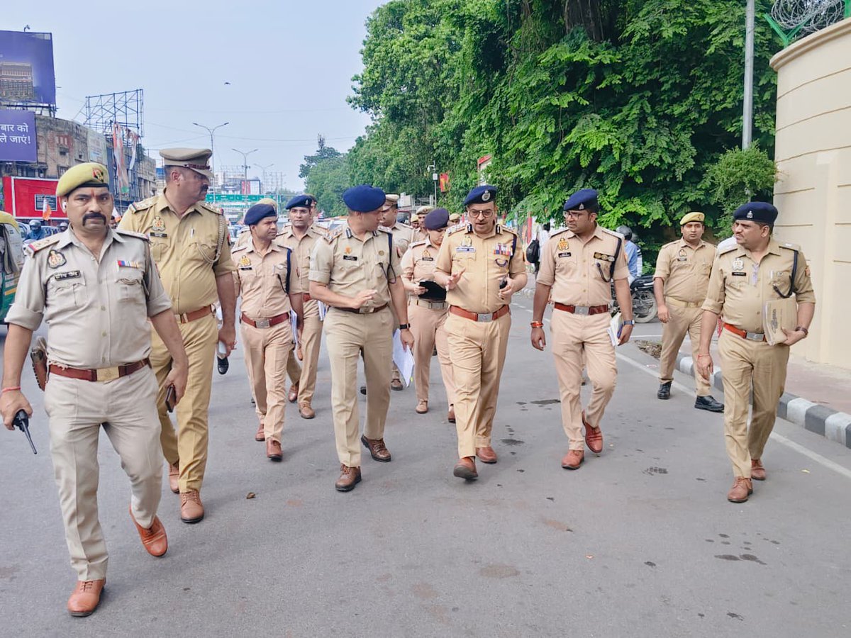 lkopolice's tweet photo. आगामी विधानसभा सभा सत्र के दृष्टिगत सुरक्षा व्यवस्था व पुलिस व्यवस्थापन के सम्बन्ध में #ADG_LO उ0प्र0 व #JCP_LO लखनऊ द्वारा किया गया स्थलीय निरीक्षण एवं संबंधित को दिये गये आवश्यक दिशा-निर्देश।
@Uppolice 
@dgpup https://t.co/sEnmBLSMn7