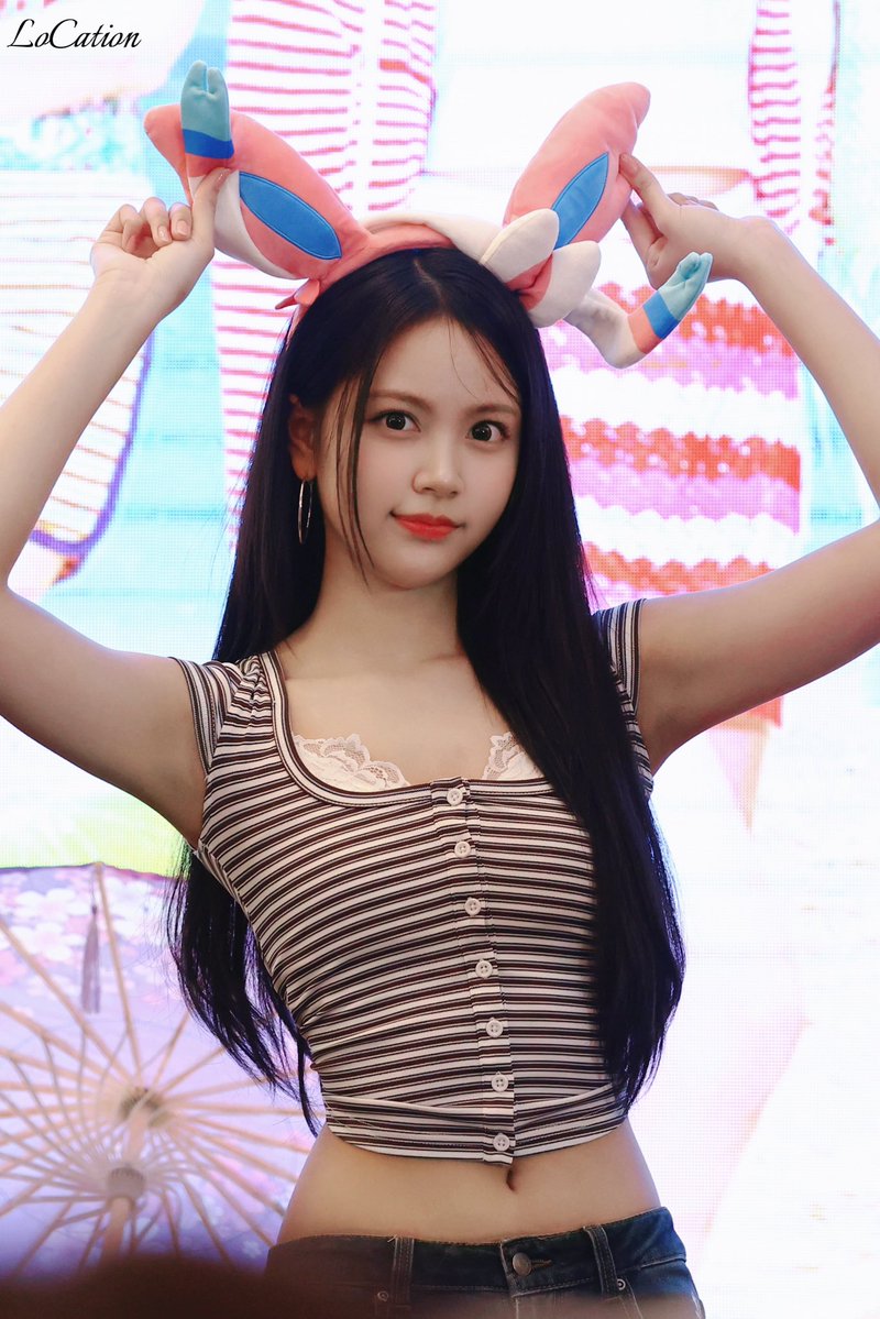 LocatedinCARMEN's tweet photo. 260801🎀
#Hearts2Hearts #하츠투하츠 #H2H
#CARMEN #카르멘 https://t.co/zgqYxR2pXg