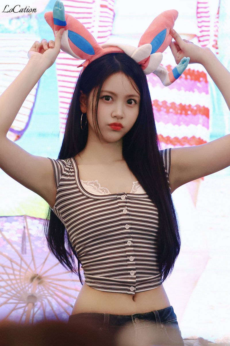 LocatedinCARMEN's tweet photo. 260801🎀
#Hearts2Hearts #하츠투하츠 #H2H
#CARMEN #카르멘 https://t.co/zgqYxR2pXg