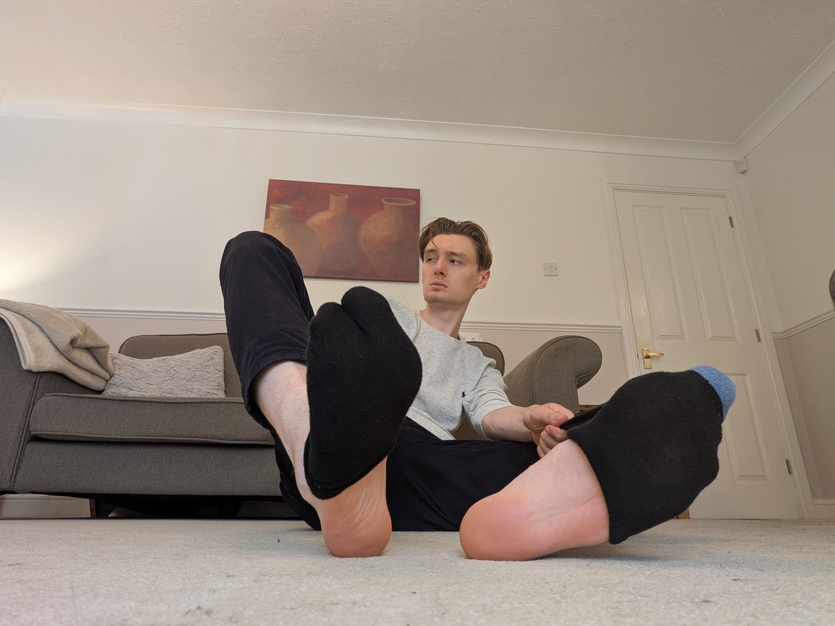 treysfeet's tweet photo. Did Someone Say Take Your Socks Off? Join Me In My Bio For Hundreds Of Videos Of My Male Feet. https://t.co/WXn8TSvju5