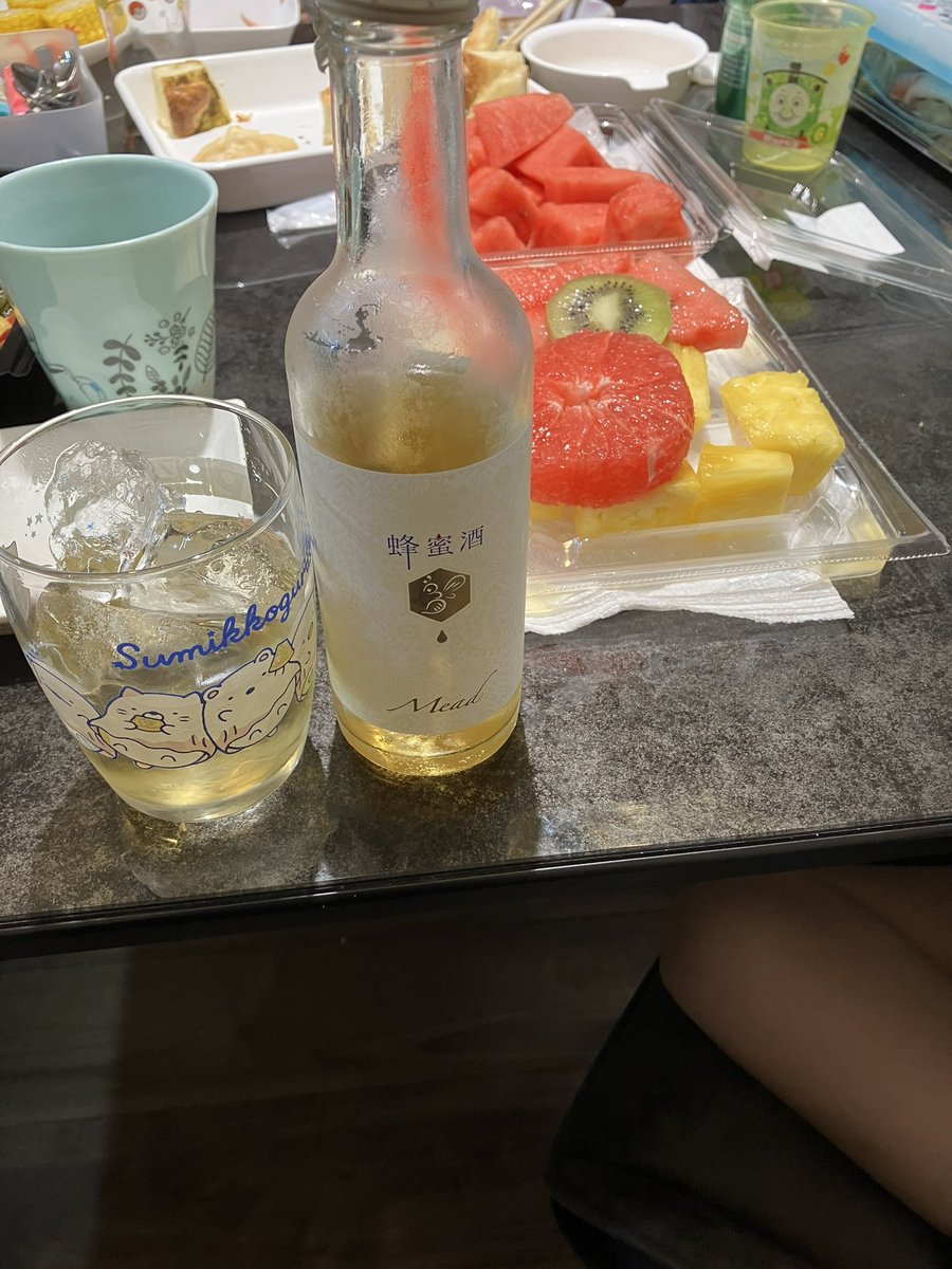 amanesigure's tweet photo. 前に栃木旅行で買った蜂蜜酒（忘れてた）
あまーい！🍯✨ https://t.co/jIpngXfSf0