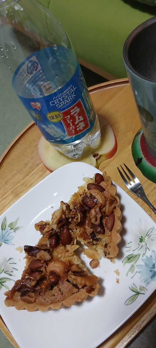 Shiroizushi's tweet photo. @wxiaye たこ焼き🐙150円
かき氷🍧100円は安いですね。
タルト399円おいしかったです🙏 https://t.co/OVVlBYIUqi