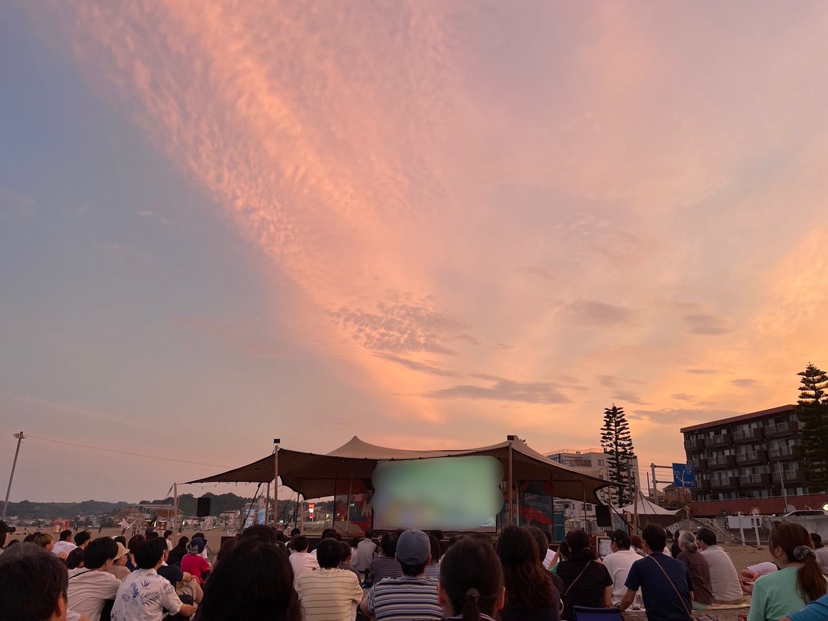 hanaroku_movie's tweet photo. 三浦海岸で実施の『花緑青が明ける日に』監督トークイベント＆野外上映にお越しいただきありがとうございました❊ˎˊ˗

夜風に吹かれながらのハナロク体験、いかがでしたか？

8/25には新宿にて真夏の復活上映も控えてます。今後とも本作にご注目ください👀 https://t.co/twx9wOYpeJ