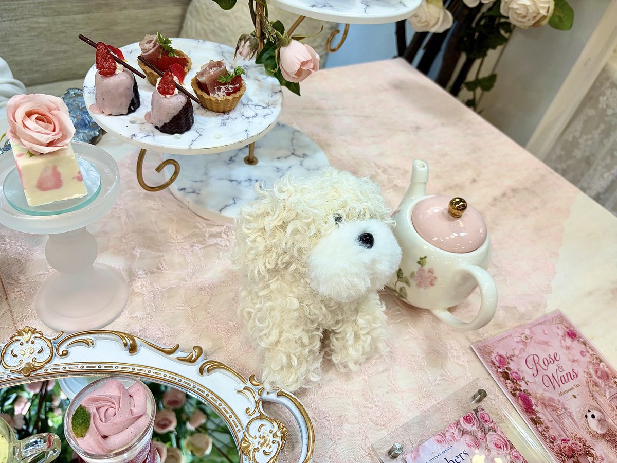 ysbru_g's tweet photo. 🌹と🐶のアフタヌーンティー行ってきた〜✌️
今回も可愛かった🥰️ https://t.co/C4tJJEvw1W