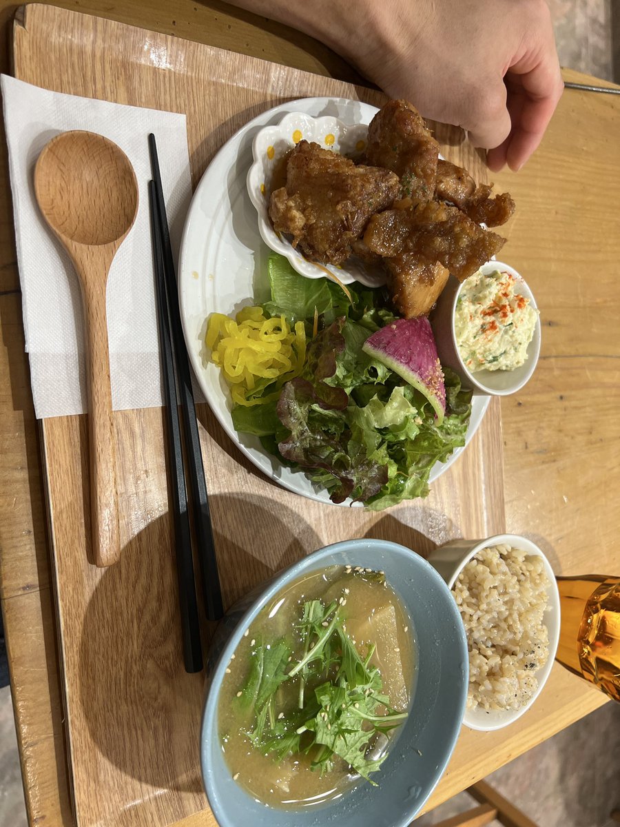 onikyun3's tweet photo. そいえばお昼ご飯これ食べた！(手が写っちゃってる笑)
女性かカップルしかいなくて気まづかった😭 https://t.co/Cngc3UkYJB