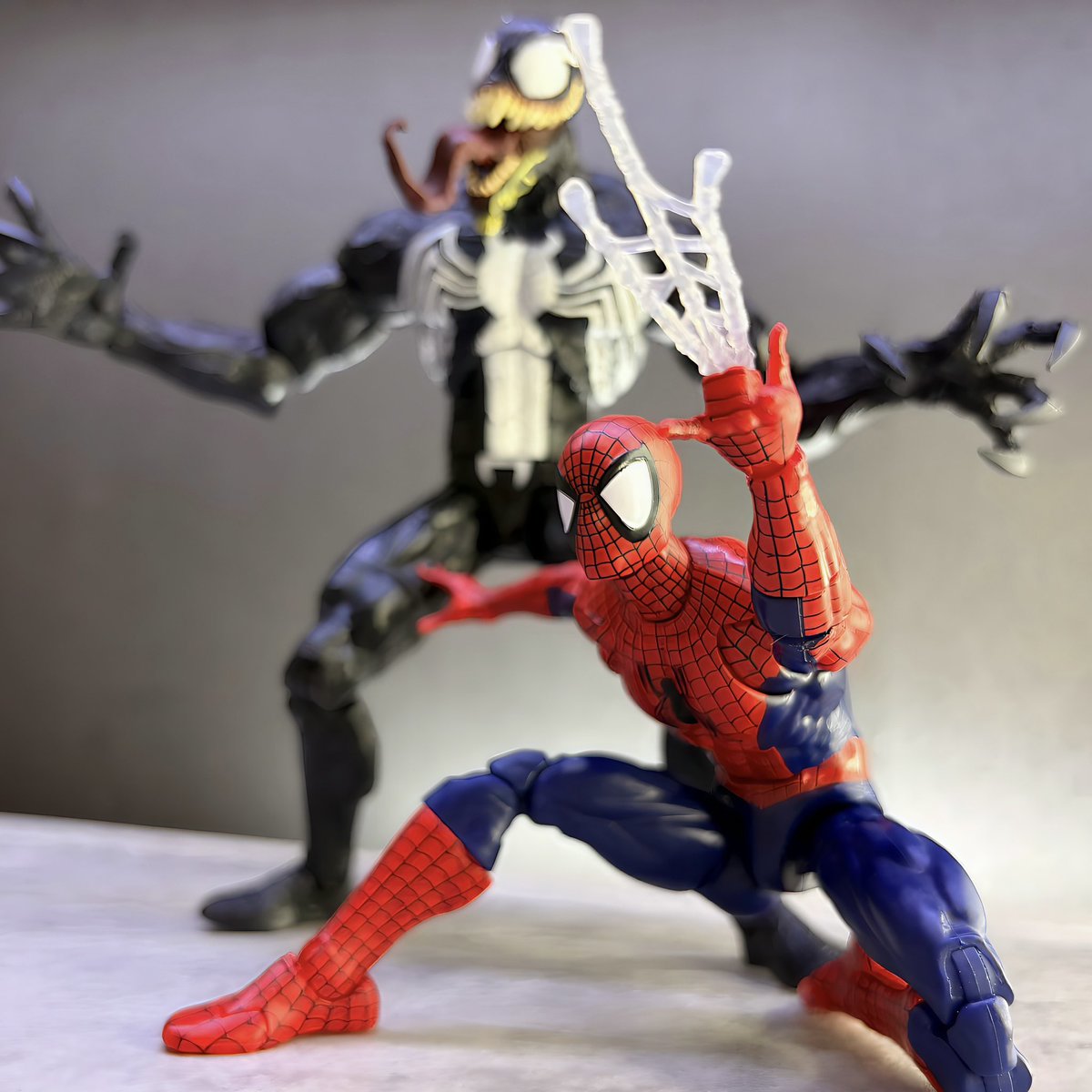 ToyBoxofM1's tweet photo. #スパイダーマンの日 って事で
🙂レジェンドで遊んでます！ピーターみたいに写真うまく撮りたいな📸
#大好きスパイダーマン https://t.co/UNEkQBShN2