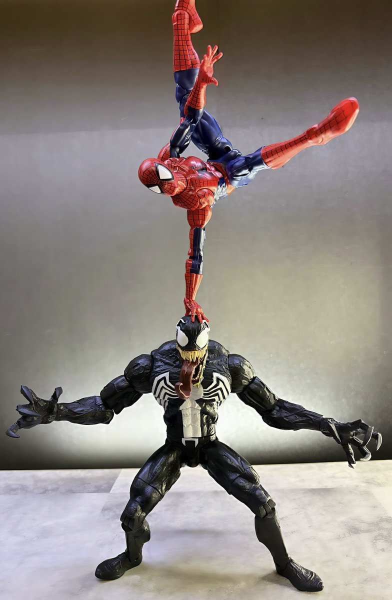 ToyBoxofM1's tweet photo. #スパイダーマンの日 って事で
🙂レジェンドで遊んでます！ピーターみたいに写真うまく撮りたいな📸
#大好きスパイダーマン https://t.co/UNEkQBShN2