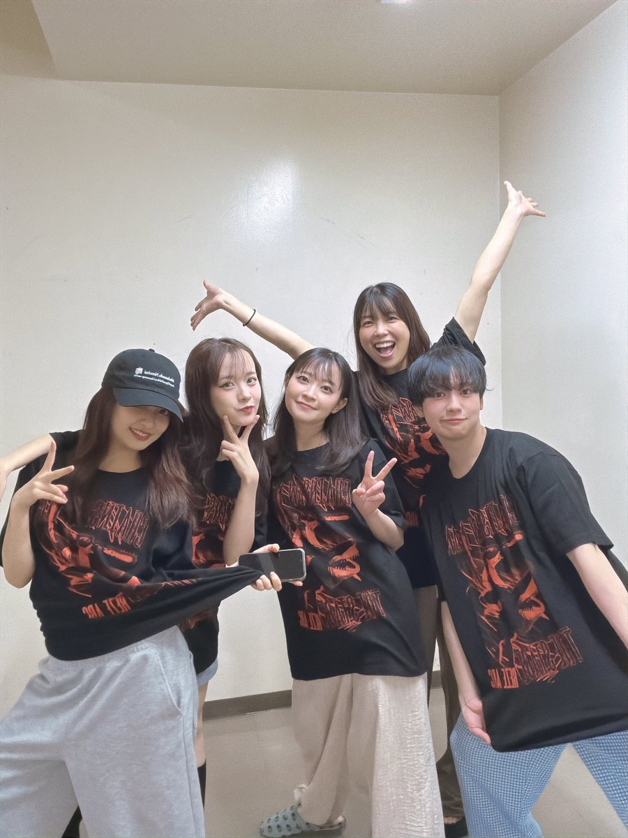 mahirucoda's tweet photo. #チェンステ

今日も2公演無事終了！ありがとうございました。
スペシャルカテコではあんなことやこんなことが起きましたね〜〜🚗🌟

ついに明日は東京千秋楽。
愉快な仲間たちと、最強のステージにするぜ！お待ちしております。
配信のアーカイブも是非ご覧ください♪ https://t.co/1cYXWrg0tg