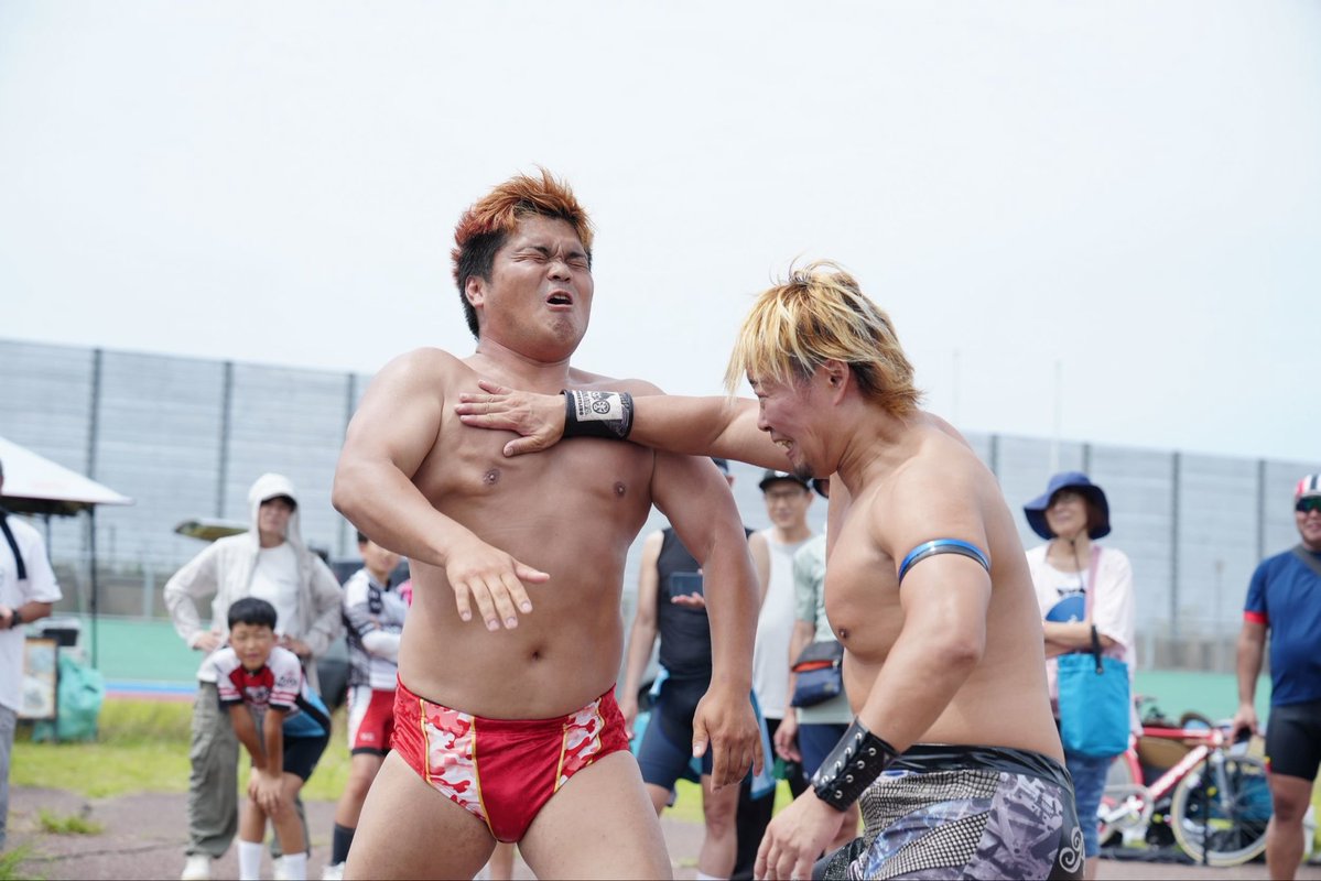 YUTO_IK_PW's tweet photo. 競輪❌石川プロレス‼️

競輪とプロレスのまさかのコラボでしたが、とても良い組み合わせでした😊

競輪の方もすごく明るく自分も元気もらいました
関係者の皆様ありがとうございました！

綱引き対決負けてしまったので、出直してきます

#石川プロレス
#石川プロレスGYM https://t.co/Ma5ZjMV6Er