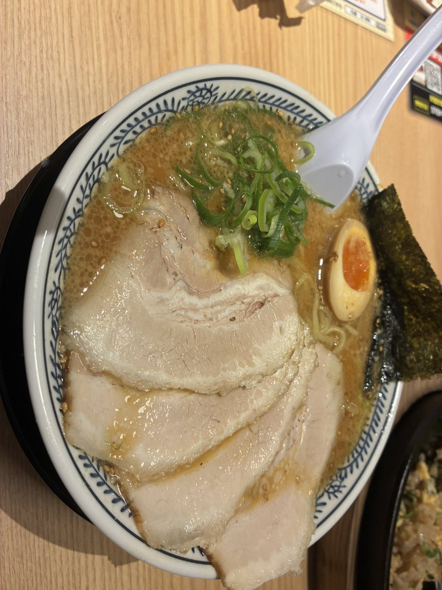 dune0725's tweet photo. 飯テロ！

今日は丸源の
白　醤油とんこつチャーシュー麺
とチャーハン😃
あとアイス。

美味しかったので
またすぐ来てしまいました！
でも肉そばの方が
美味しかったですねー

#山形ラーメン https://t.co/LYKeTA1ZA2