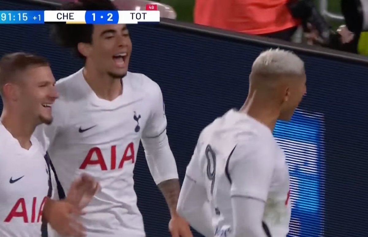 TouchlineX's tweet photo. 2-1 Tottenham.

RICHARLISON SCORES THE WINNING GOAL IN THE LAST MINUTE OF THE GAME!!!!!!!!!!!!!! SPURS WIN THE GAME WITH 10-MEN AGAINST XABI ALONSO'S CHELSEA!!!!!!!!!!!!! MADNESSSSS!!!!!!!! 🔥🔥🔥 https://t.co/CAFd7JGzpk
