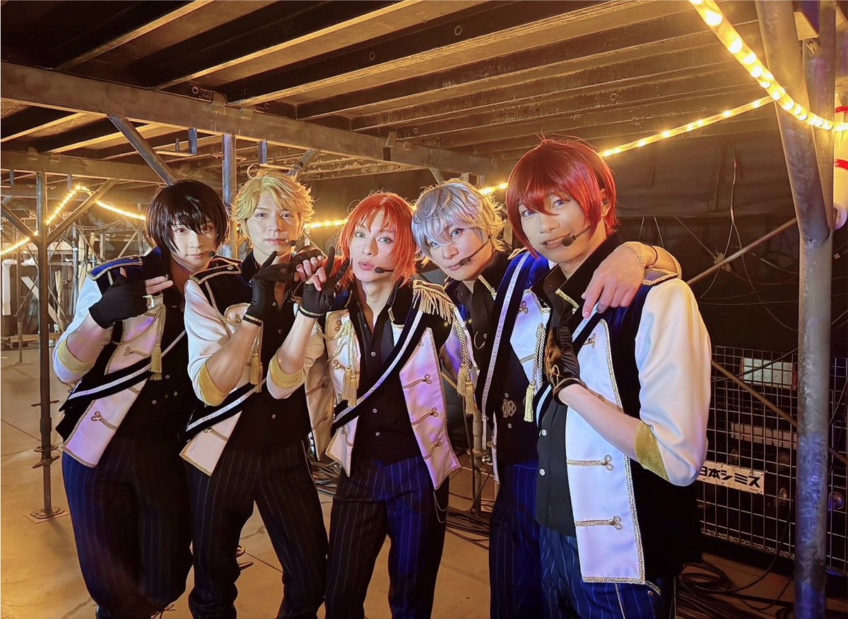 ara_mackey's tweet photo. 『あんさんぶるスターズ！THE STAGE』
-10th Anniversary LIVE-
北九州メッセ初日が無事終了しました！！
共に楽しんでくださった皆様、ありがとうございました✨

Knights⚔️
好き？ https://t.co/gib6Gh7rwm