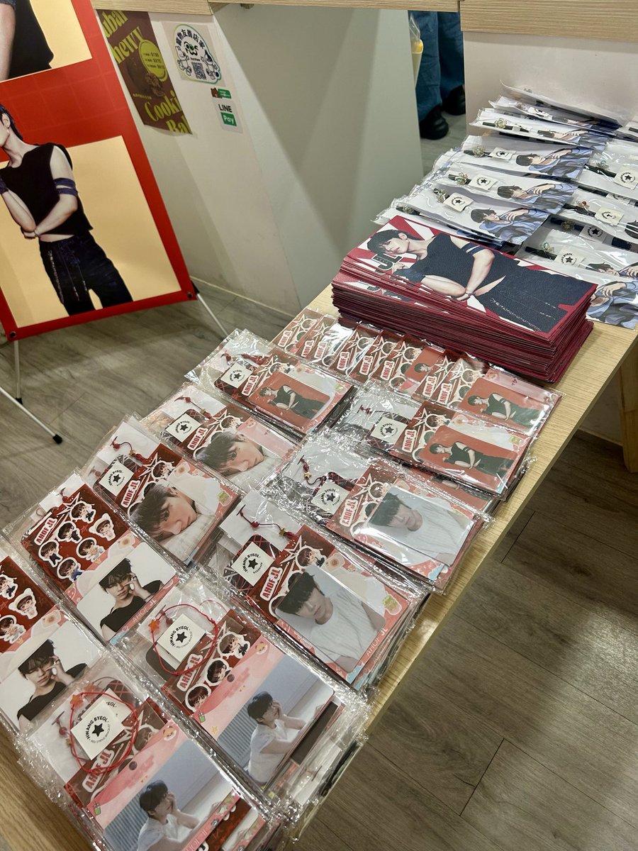 JLGlobalFanbase's tweet photo. [THE FIRST SPARK IN TAIPEI] 

Come and grab a FREE Iced Latte or Milk Tea with Brownies at our Come & Go CSE!(Until supplies last)

🗓️August 2, 2026
🕚 11:00 AM – 1:00 PM

📍 Knock Knock Sweet
No. 6, Alley 6, Lane 395, Section 4, Xinyi District, Taipei City (alongside Buna Cafe).
🚶‍♀️ Just a 5-minute walk from TICC.

https://t.co/iGh0cQ0TXf

We’ve also prepared special freebies for everyone, so don’t miss out! 

In addition, keep an eye out for JL’s LED Truck around TICC from 12:00 PM – 7:00 PM tomorrow. ❤️

Lastly, we would like to extend our heartfelt thanks to @jlcenterflares and @JLVPTeam creatives for helping us with the freebies designs and the LED truck video. Your support means so much to us!

A special thank you as well to @Michan617 for the adorable chibis.

#AHOF  #아홉 
#AHOF_JL #제이엘
@AHOF_official