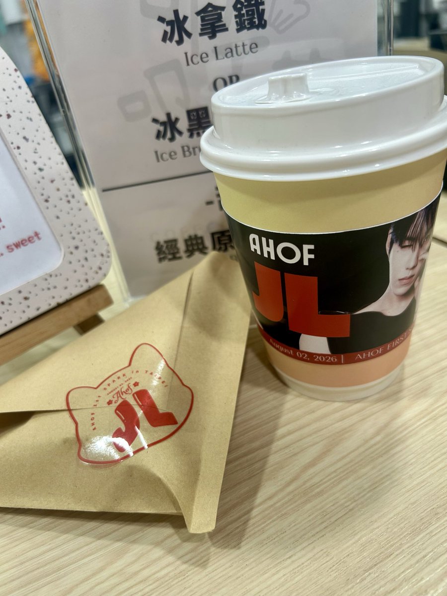 JLGlobalFanbase's tweet photo. [THE FIRST SPARK IN TAIPEI] 

Come and grab a FREE Iced Latte or Milk Tea with Brownies at our Come & Go CSE!(Until supplies last)

🗓️August 2, 2026
🕚 11:00 AM – 1:00 PM

📍 Knock Knock Sweet
No. 6, Alley 6, Lane 395, Section 4, Xinyi District, Taipei City (alongside Buna Cafe).
🚶‍♀️ Just a 5-minute walk from TICC.

https://t.co/iGh0cQ0TXf

We’ve also prepared special freebies for everyone, so don’t miss out! 

In addition, keep an eye out for JL’s LED Truck around TICC from 12:00 PM – 7:00 PM tomorrow. ❤️

Lastly, we would like to extend our heartfelt thanks to @jlcenterflares and @JLVPTeam creatives for helping us with the freebies designs and the LED truck video. Your support means so much to us!

A special thank you as well to @Michan617 for the adorable chibis.

#AHOF  #아홉 
#AHOF_JL #제이엘
@AHOF_official