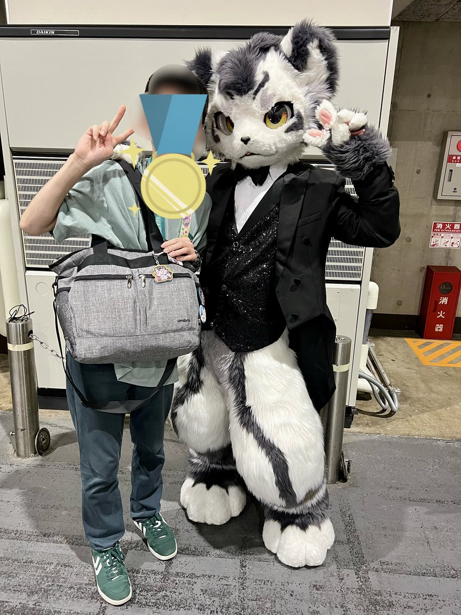 MaeStro_Vo's tweet photo. 念願の！
Gintan(银碳)に会えた！！
悔いはない😭 
来て良かった😆😆😆

#OFFF2026 https://t.co/Xfivq0cL1q