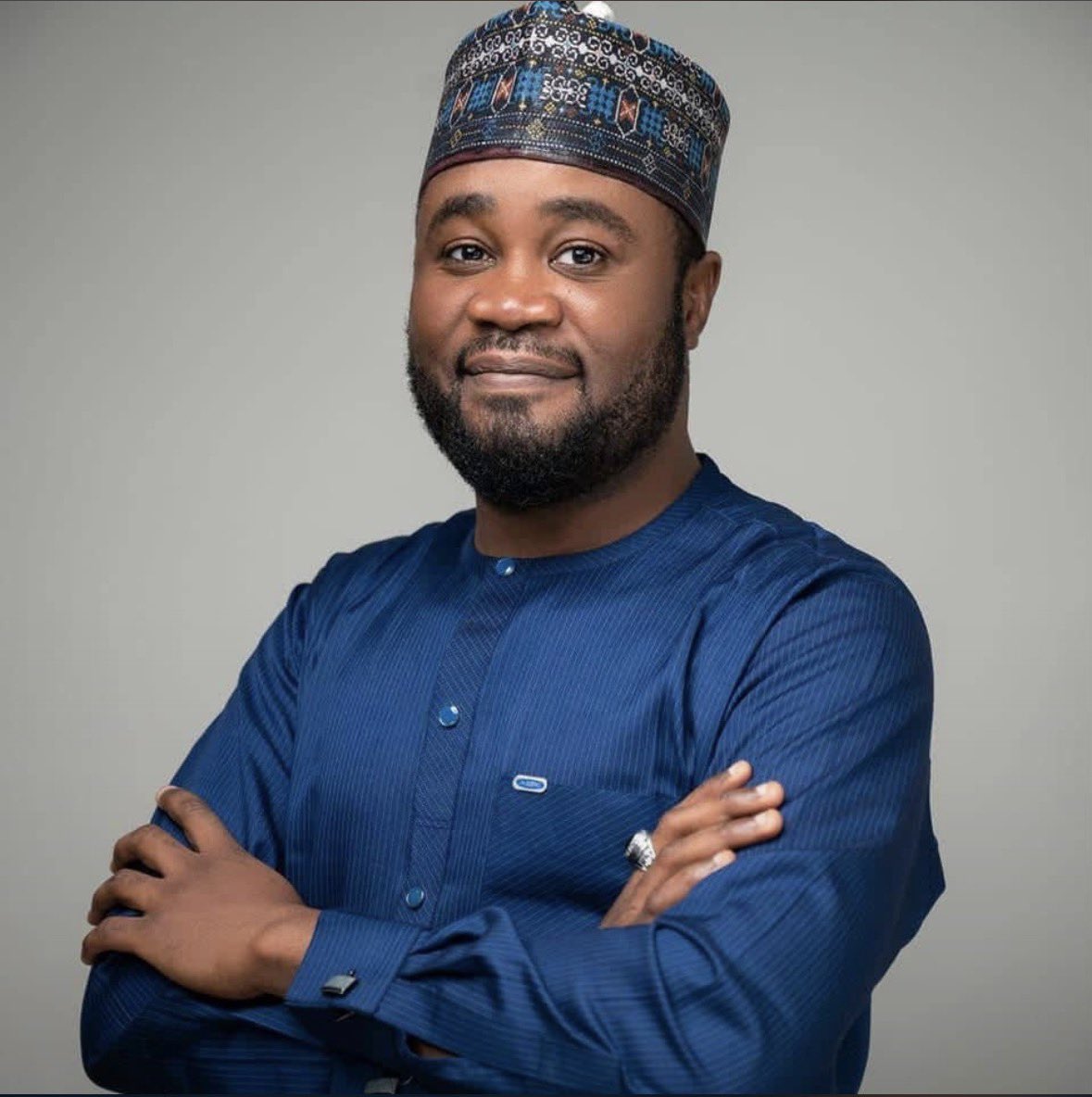 UthmanTochukwu's tweet photo. Ahmadu Bello University, Zaria Faculty of Law lost its finest today.

Dr. Umar Sani Bebeji. He was assistant dean Undergraduate in the faculty of Law.

He posted on his status today at about 9:01am before the ghastly auto crash that took his life an hour later.😭😭

May Allah grant him pardon and admit him to Jannatul Firdaus.