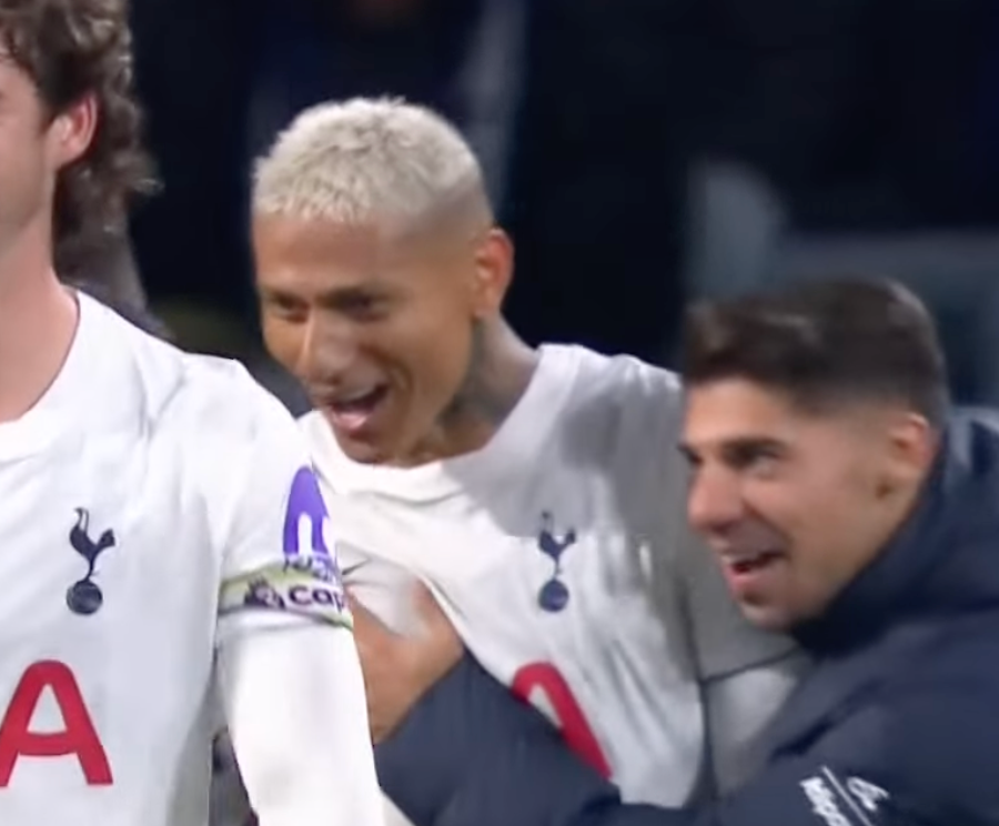 TouchlineX's tweet photo. 📸 - PREMIER LEAGUE DEFENDERS, BE READY. RICHARLISON IS BACK! https://t.co/xHWbwBiSxD