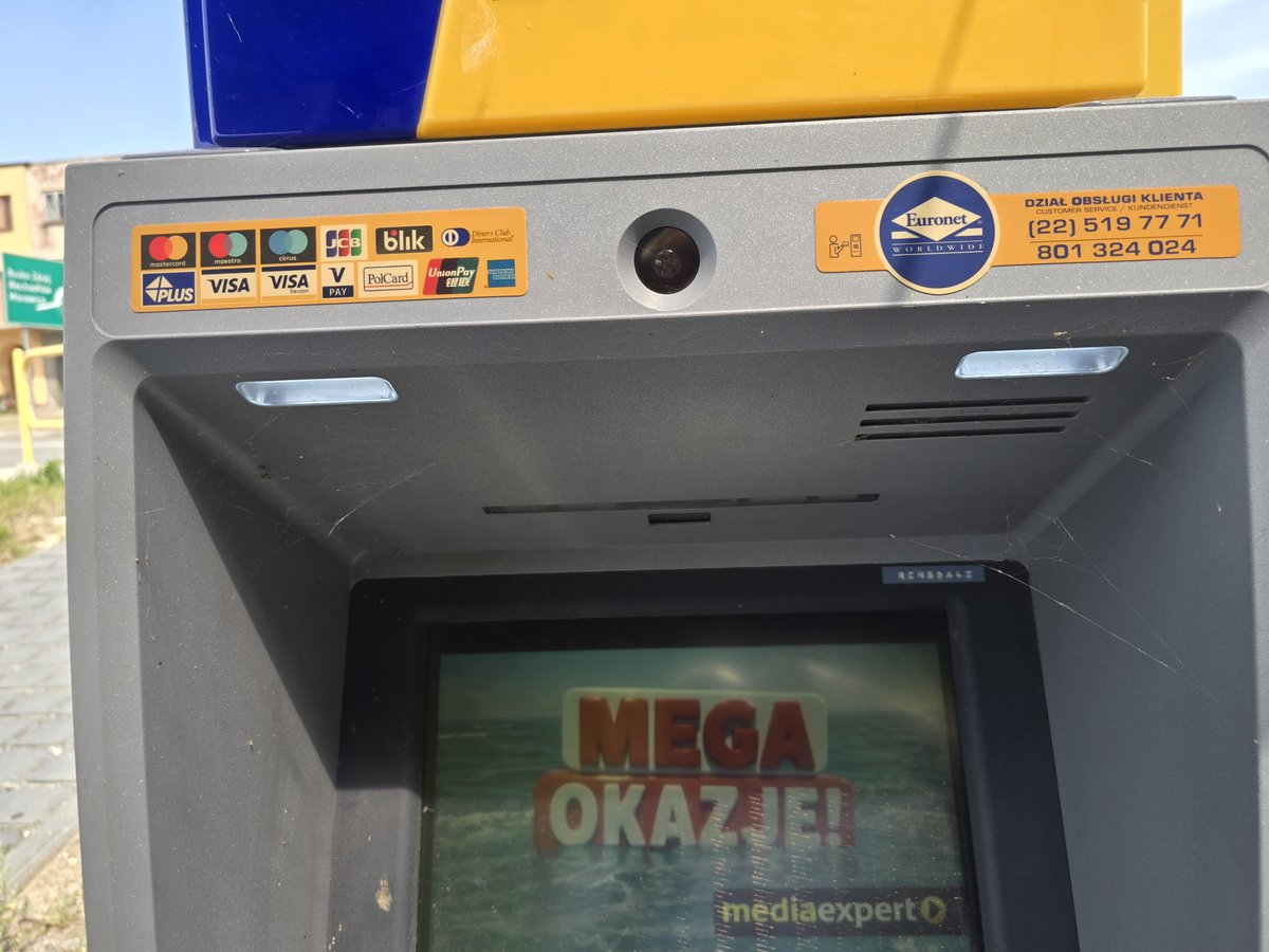 NikifPL's tweet photo. @EuronetSoftware @EuronetINDIA #euronet czy jesteście kiedyś w stanie zadbać o swoją wizytówkę?! Przez pół roku nikt nie poprawia naklejki a pajęczyny i pająki "umilają" korzystanie z waszych usług!
#Pińczów #Poland https://t.co/EIEwTTTqav