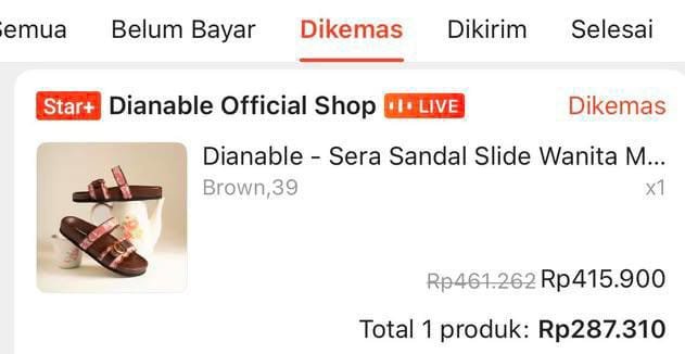 crushy153's tweet photo. Ini tuh local brand yang bahannya EMPUK dan gak bikin sakit kaki walaupun dibapake jalan2 keliling mall. Terharu banget bisa dapet setengah harganya😭😭 https://t.co/jSzkej3KFK