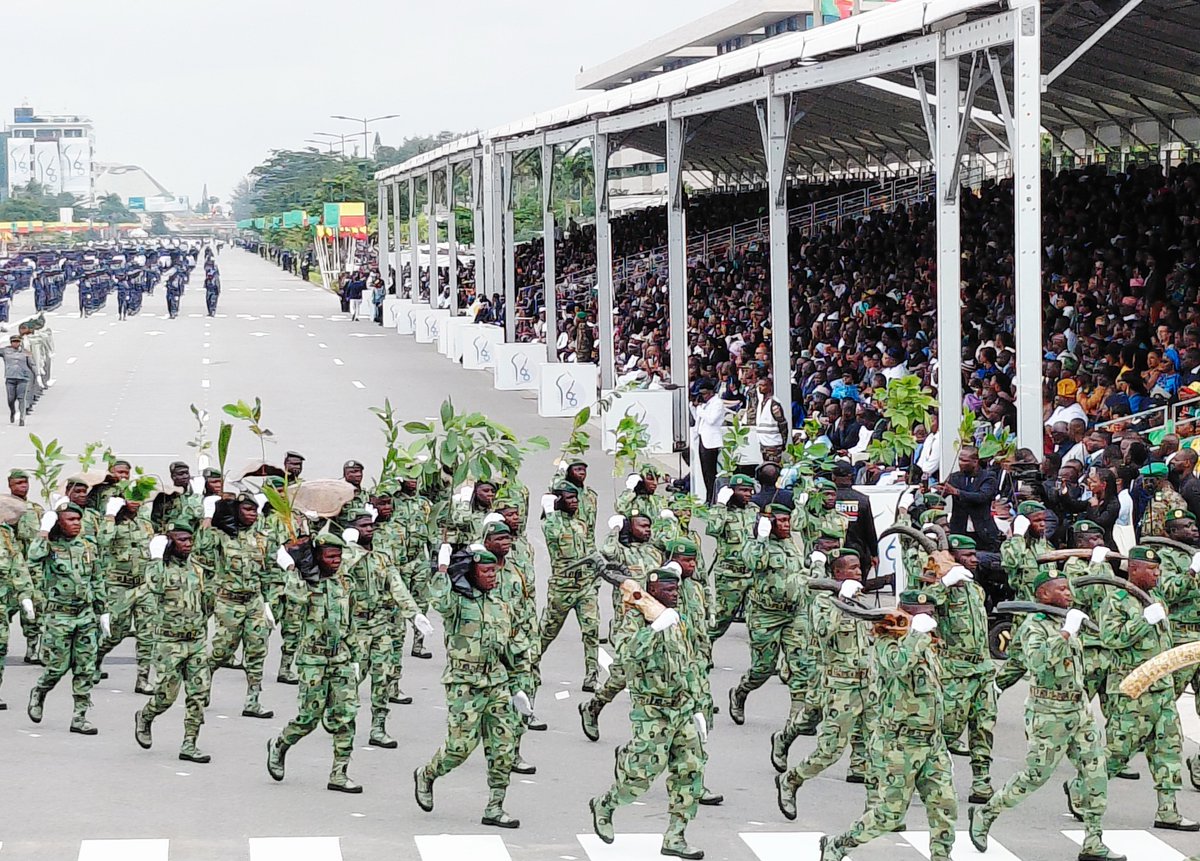 LUinCotonou's tweet photo. L'Ambassade du Luxembourg au Bénin souhaite une bonne fête de l'Indépendance à tous les fils et filles du Bénin ! Que le Vert, le Jaune et le Rouge continuent de briller avec fierté🇧🇯 https://t.co/kfwaPdsNQ6