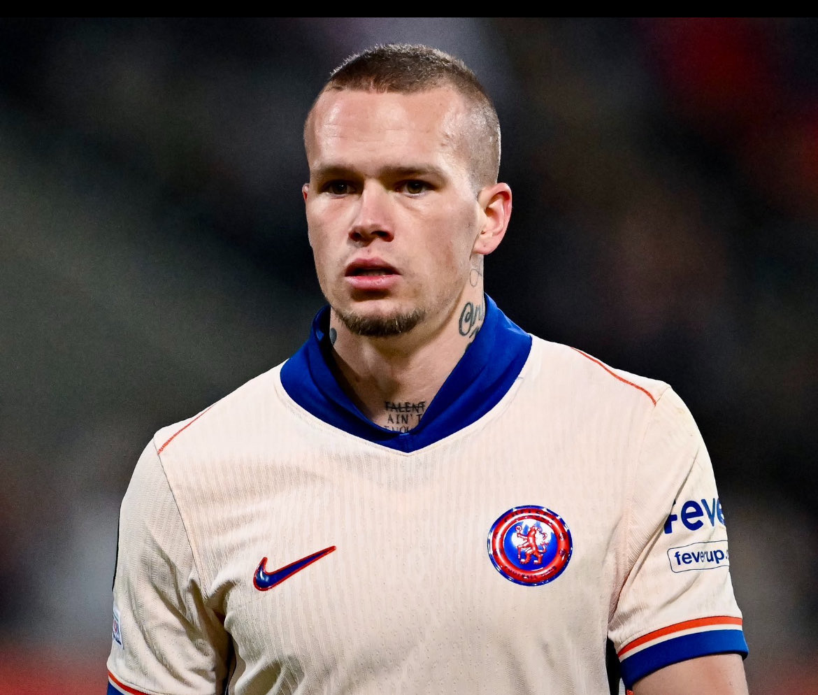 vally199's tweet photo. This brother got signed by Chelsea ,signed a prison contract severed a doping ban, returned from the ban and Arsenal have still not won the champions league https://t.co/RQu9mr36nc