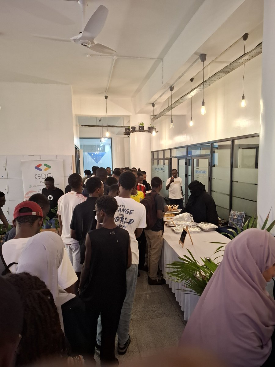 Vikingjuunior's tweet photo. Swallowship serving smiles all over😁🫠😊
IOExtendedPwani
#IOExtendedPwani
#GDGPwani #WTMPwani
@GDG_Pwani @WTM_Pwani @wsh_mombasa https://t.co/gOmypx9PBP