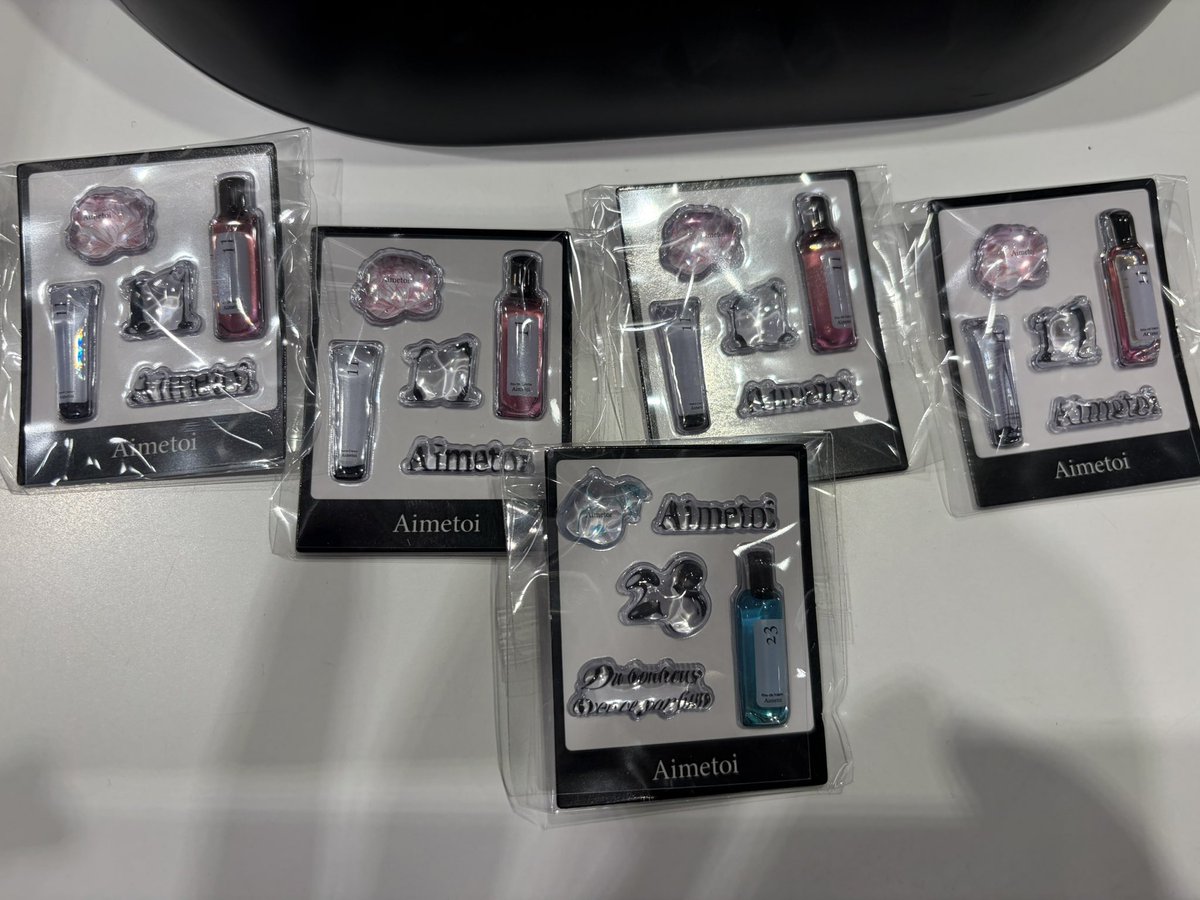 hapihapichan711's tweet photo. スタッフさんと一緒に
カプセルから出す作業したら

わー！11が4つも？！？！
ってビックリされてて

わたしもビックリした

妹とわけわけできる、よかった https://t.co/dtKirov0Rm