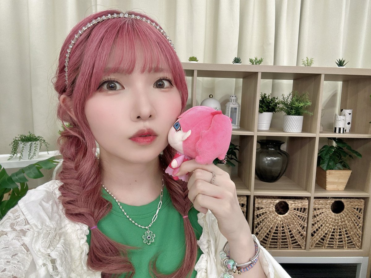 mineda_mayu's tweet photo. 🍉８月の予定🍉

8日（土） #ゼッピンディスコ Vol.6🎤
15日（土） #だまゆロボ部 vol4🤖
16日（日） #峯田茉優が4曲歌う番組 1周年記念イベント🥂ゲスト:涼本あきほ
17日（月） #仲良クナリタイ ゲスト:しぐれうい

『ZEPPIN DISCO Vol.6』まで、あと一週間！
峯田茉優は16:30〜16:55出演予定です🎐✨ https://t.co/uwZCDspQC3