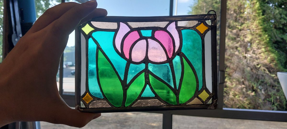 l_paema's tweet photo. #vitrail #tulipe #handmade
🌷✨
Did it for ma girl https://t.co/DBA75EIelt
