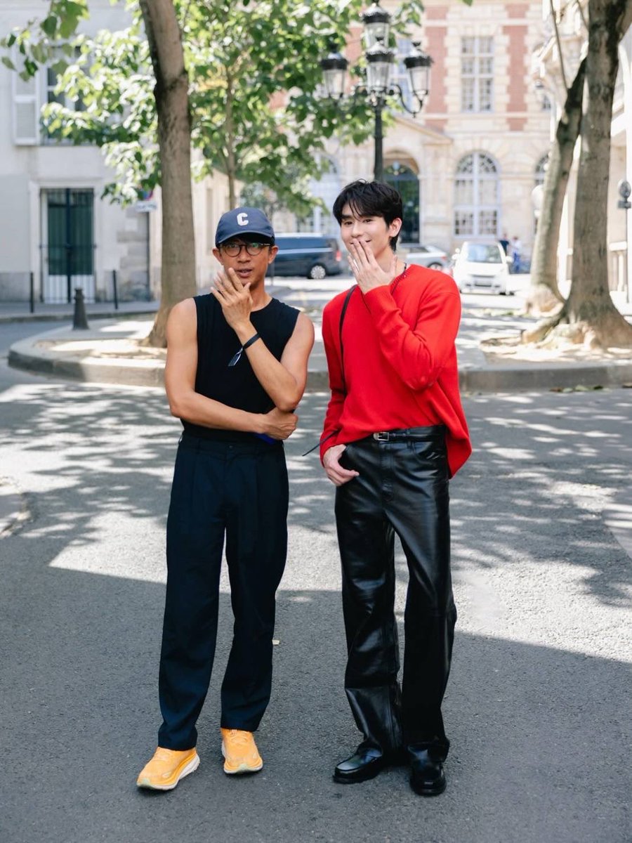 FORCEBOOKFAMILY's tweet photo. Behind the Scenes ☀️🇫🇷❤️

IG : kokonichakul
#kasibook @kasibook https://t.co/7n1y7E1YPG