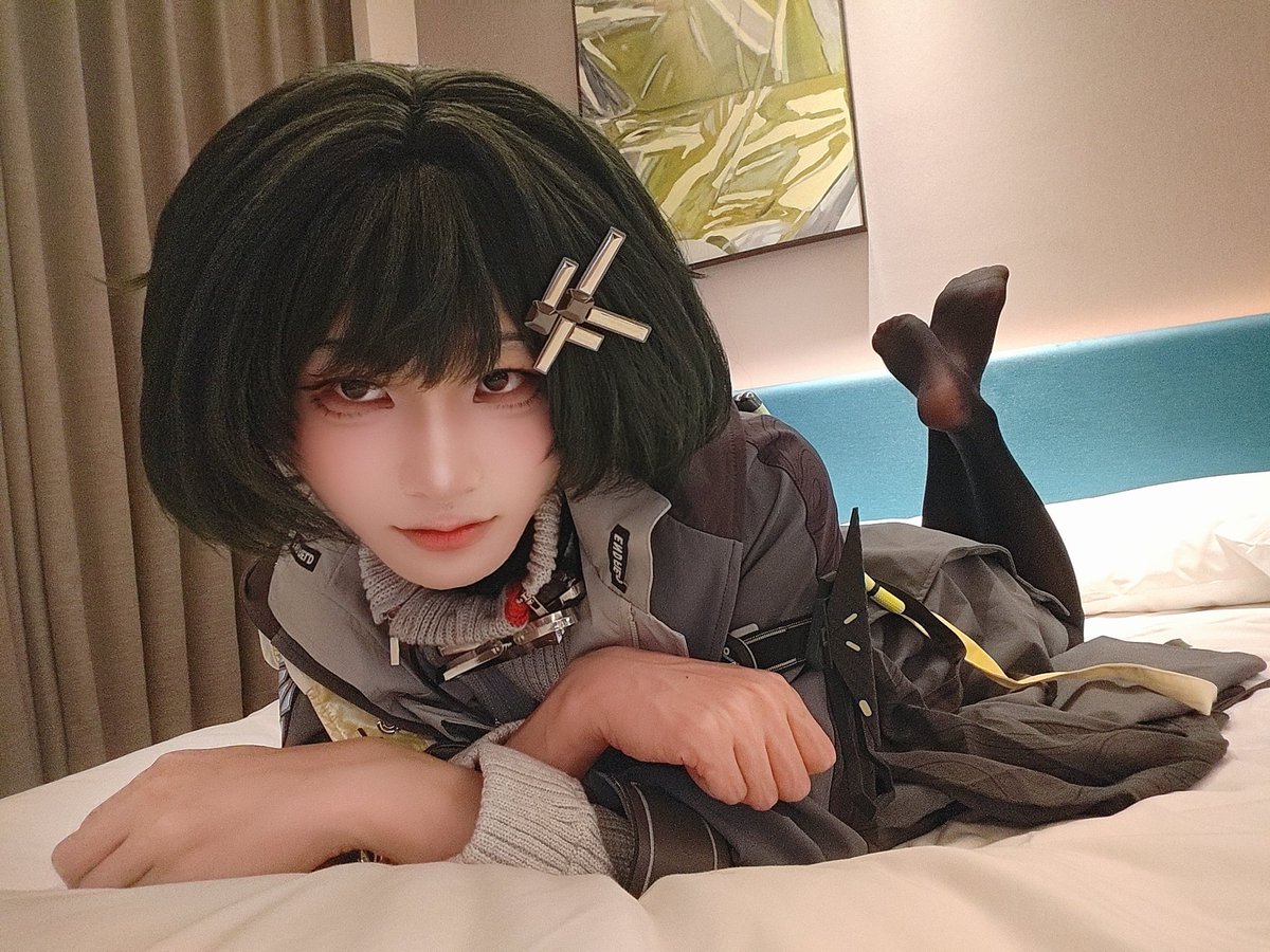 znstl's tweet photo. 齁哦哦哦，连续加班好爽，再继续扣工资的话，噫噫噫，脑子要坏掉惹 https://t.co/MVmHXFqdwN