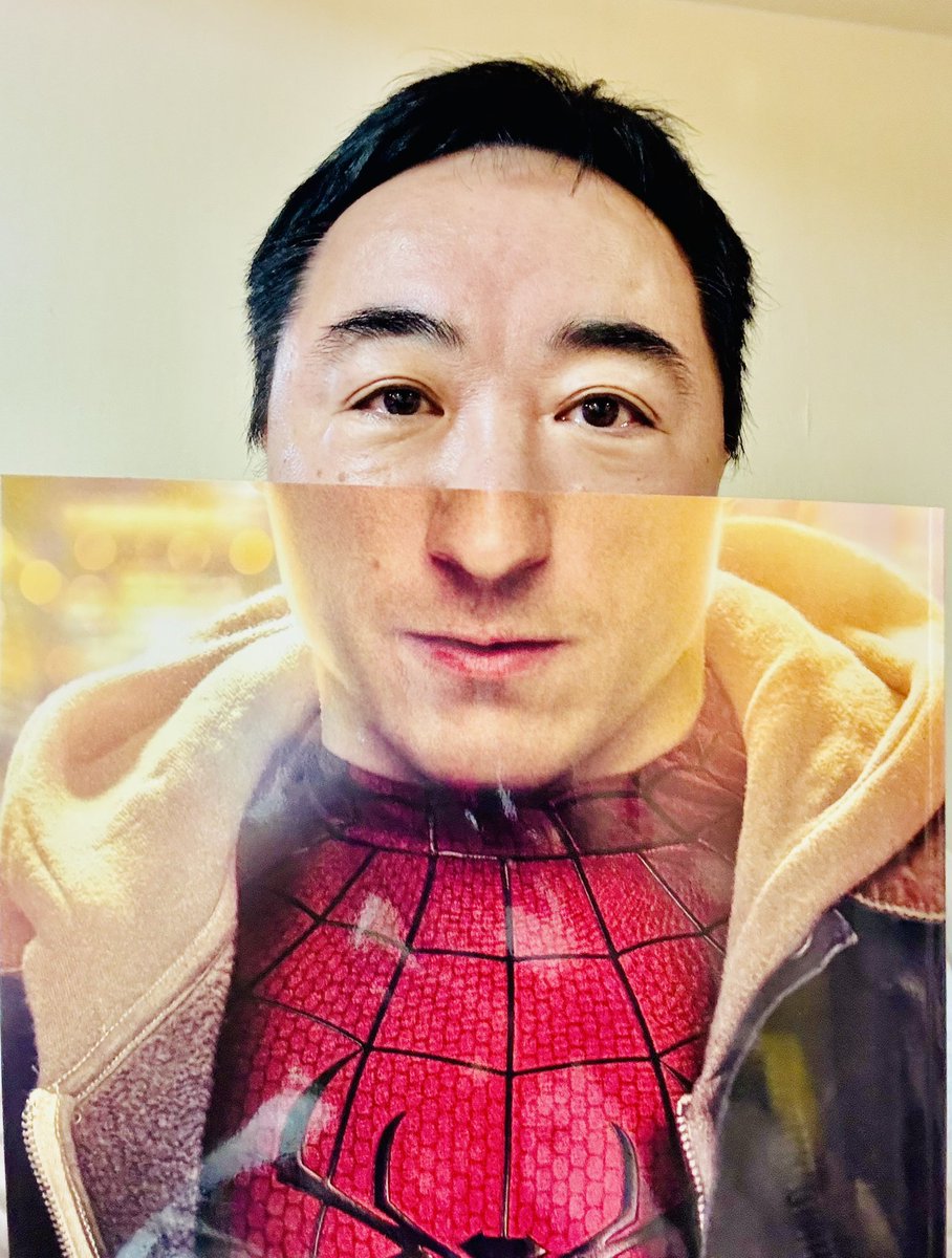 tsukajimuga's tweet photo. #スパイダーマン のパンフレットは
こうすると #ピーター・パーカー になれるとの情報が…！
これは楽しい！笑
親知らずの腫れも隠せて一石二鳥！ https://t.co/enGdl9eHAY