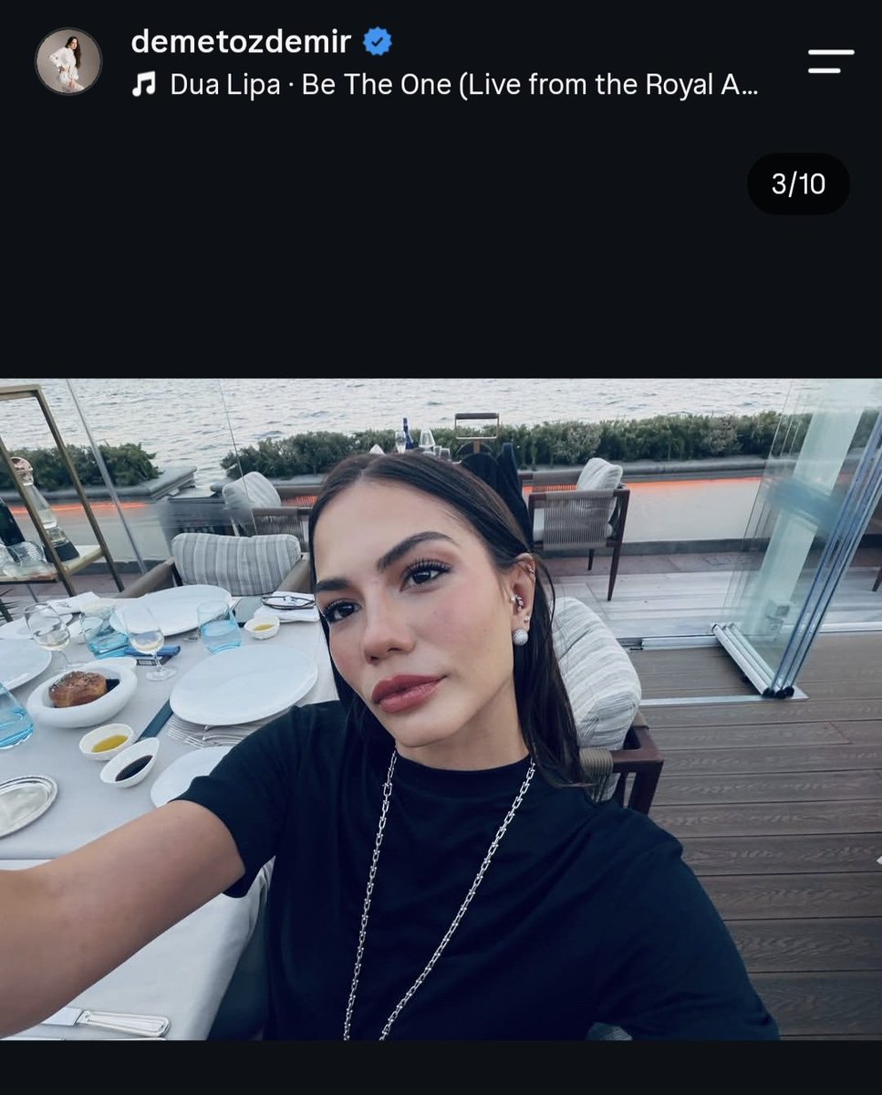 AntonisKat23255's tweet photo. She is so beautiful  #demetözdemir https://t.co/ZS07j2EPIS
