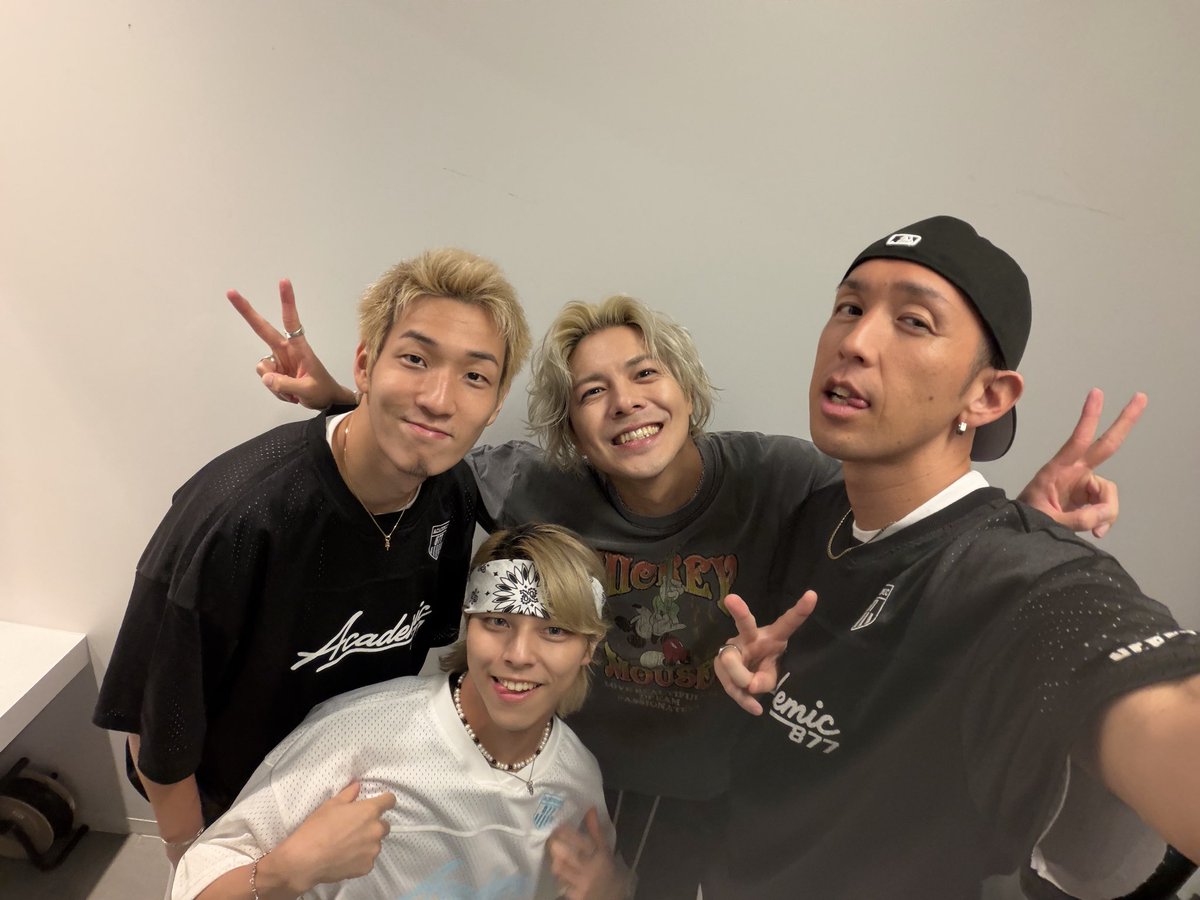 Takuya_IDE_info's tweet photo. 今日はAcademic 877さん主催のサマパでしたよ🎐
毎年、毎年、バンドメンバー本当にお疲れ様です、、、🥁🥺
楽しかったね✌️
いや、しかし、夏はライブがいぱいだね！暑いけどまだまだ弾けよう🎇 https://t.co/0MKmNFoD8C