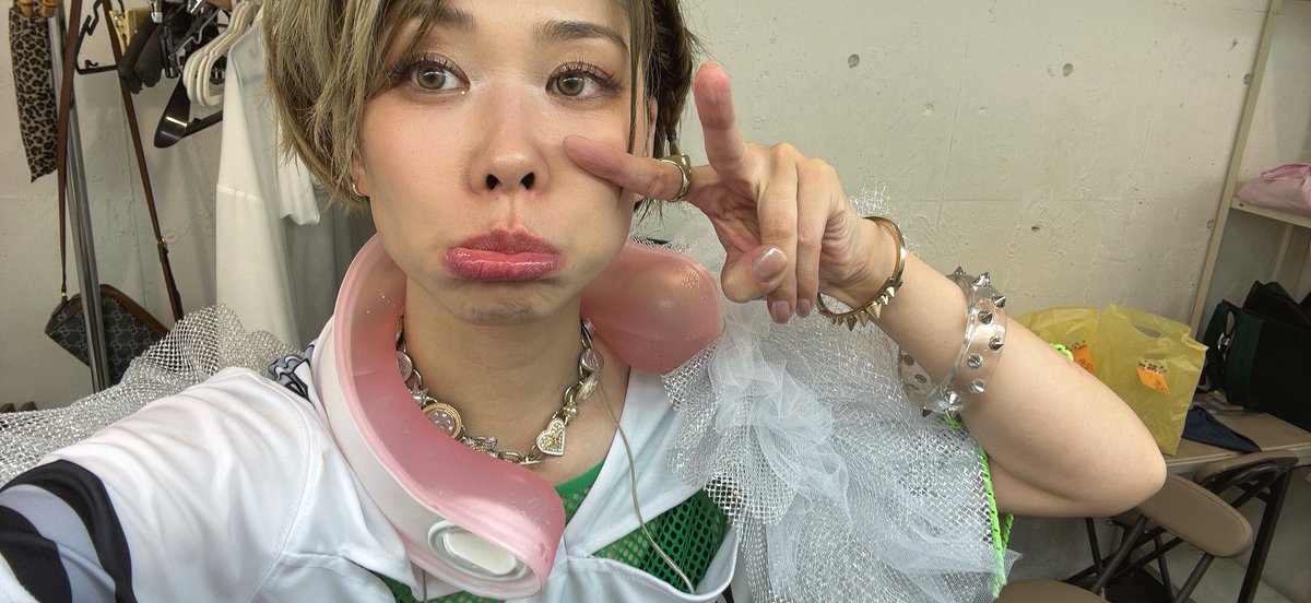 ichiRingo's tweet photo. おつかれー！！！！
トラブルに次ぐトラブル！朦朧とする意識！水浸しのおれたち！

最低過ぎて最高！！！！！！！！

#岸田教団FANBOXイベ2026 https://t.co/JwrIn3qIFj