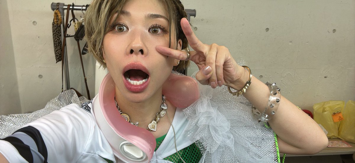 ichiRingo's tweet photo. おつかれー！！！！
トラブルに次ぐトラブル！朦朧とする意識！水浸しのおれたち！

最低過ぎて最高！！！！！！！！

#岸田教団FANBOXイベ2026 https://t.co/JwrIn3qIFj