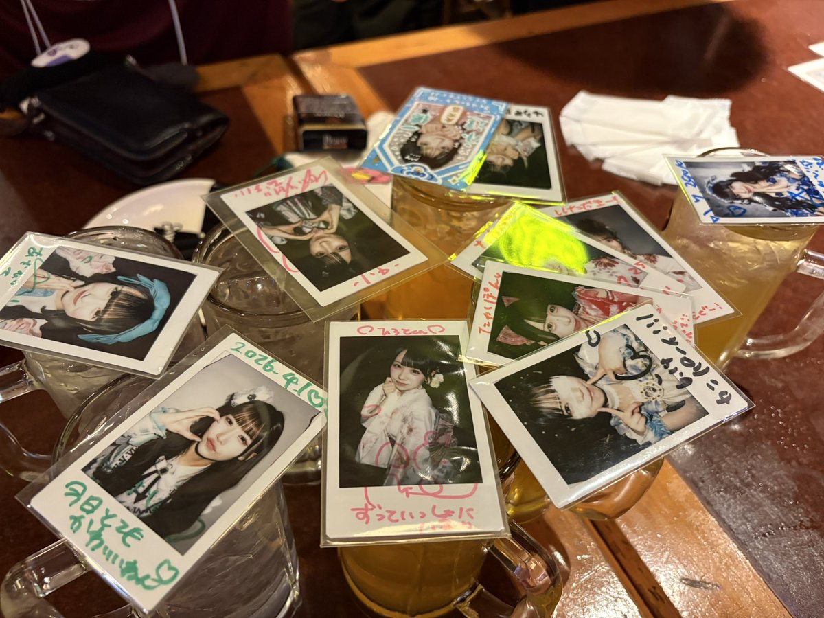 hiroto_midori's tweet photo. おい夜行バスだって https://t.co/AdKENuuFBO
