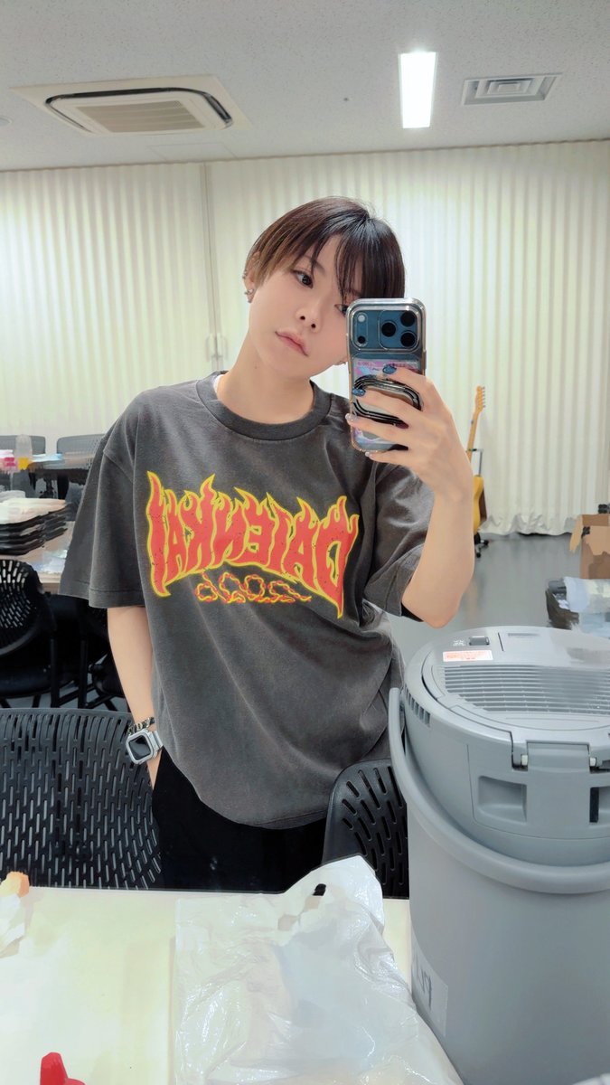 HZshizuku's tweet photo. DAIENKAIのTシャツ、頂きましたヨォ❗️❗️❗️

ドンデコルテのお二人からお借りしたベルみたいなやつは本番後に返却しました

#DAIENKAI #DAIENKAI2026 https://t.co/w81Gz8lBsV