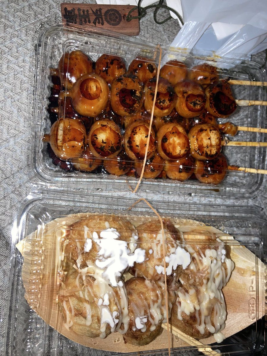 hase0620's tweet photo. 夏祭り、フランクフルトとたこ焼き、団子買った https://t.co/1XkGPXVgk6