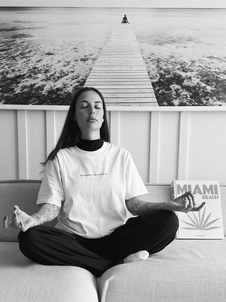 deepmemusicf6dm's tweet photo. Meditating 🧘‍♀️ in
100% cotton made in Italy ❤️

P.S. you jus need to meditate 🧘 https://t.co/jlqFPObUi4