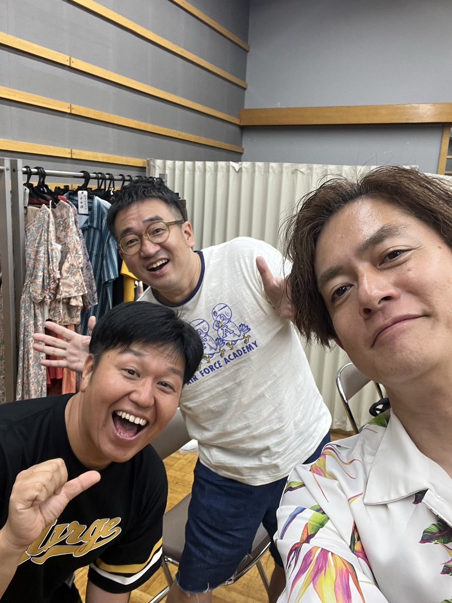 nasunakanasu's tweet photo. 久しぶりに会ったり、楽屋でしゃべったり、ラジバンダリ！！！
#爆笑レッドカーペット https://t.co/vw6mkdEDoo