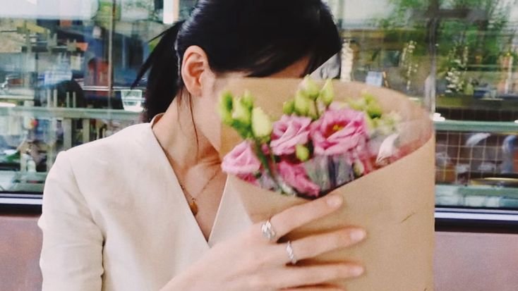 suzys's tweet photo. @MidnightXParty @qmyerii Congratulations on your 12th debut anniversary, 𝑹𝒆𝒅 𝑽𝒆𝒍𝒗𝒆𝒕! It’s been an incredible journey and dedication you’ve put into your career. Here’s to many more years of success and wonderful achievements ahead! https://t.co/g7OEmRFfxt
