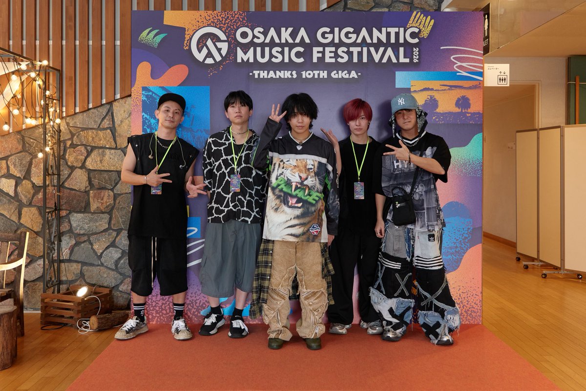THREEE_STAFF's tweet photo. 2026年8月1日(土)

「OSAKA GIGANTIC MUSIC FESTIVAL 2026 -THANKS 10TH GIGA-」

@大阪舞洲スポーツアイランド ジャイガ特設会場

ジャイガありがとうございました⛱️

10月には大阪でワンマンライブも開催します！
次はワンマンで会いましょう🤝
https://t.co/8hcbtsbhjZ

photo by @momoko_8k
photo by @oikawa2005_