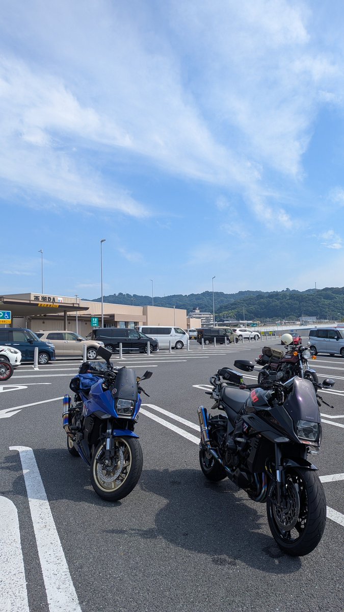 horipin7's tweet photo. 今日は思ったより暑く無かった気がする？🤔お盆休み前の土日だからか？道空いてる感じ？帰りの134も花火大会やる場所以外は空いててビックリ！江の島辺りも混んでないんですけど〜🤣 https://t.co/3rqMj1rDHQ