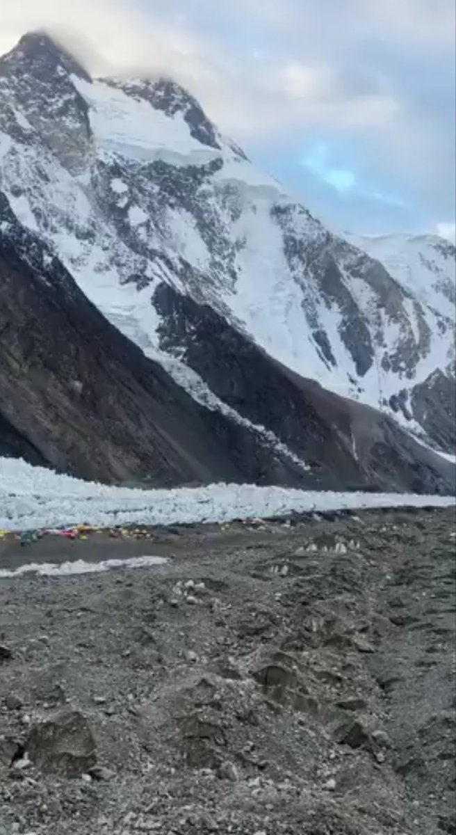 SedaiShiva's tweet photo. The Broad Peak avalanche is a stark warning. Accelerated #glacier melt is destabilizing routes overnight. Mountaineering must prioritize real-time monitoring and safety over summit pressure.💔Disheartening to watch these souls fall so far off the slopes.
#BroadPeak #ClimateChange https://t.co/Qk9cx2XpNg