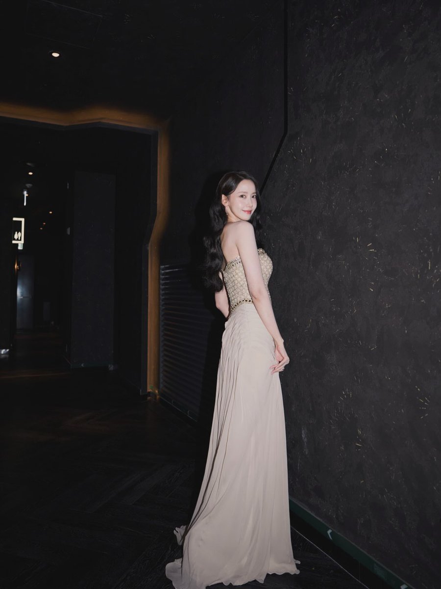 SNSD_0805's tweet photo. [INSTAGRAM] yoona__lim:

5년째 함께하는 🫶🏻
#청룡시리즈어워즈 @/bluedragonawards

https://t.co/fPiLmA4bcm https://t.co/iMWKM2WpKR