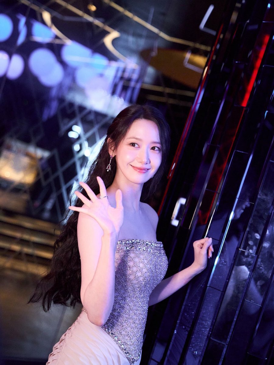 SNSD_0805's tweet photo. [INSTAGRAM] yoona__lim:

5년째 함께하는 🫶🏻
#청룡시리즈어워즈 @/bluedragonawards

https://t.co/fPiLmA4bcm https://t.co/iMWKM2WpKR