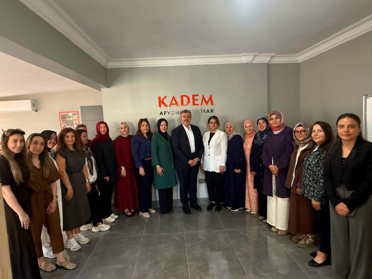akkadinafyon's tweet photo. Milletvekilimiz Av. Ali Özkaya, İl Kadın Kolları Başkanımız Hülya Kalaycı, İhsaniye Belediye Başkanımız Emine Gökçe ile birlikte, ev sahipliğini KADEM İl Temsilcimiz Huriye Akçay ve Yönetim Kurulu Üyelerinin yaptığı buluşmada bir araya geldik. https://t.co/kAszqw9mHN